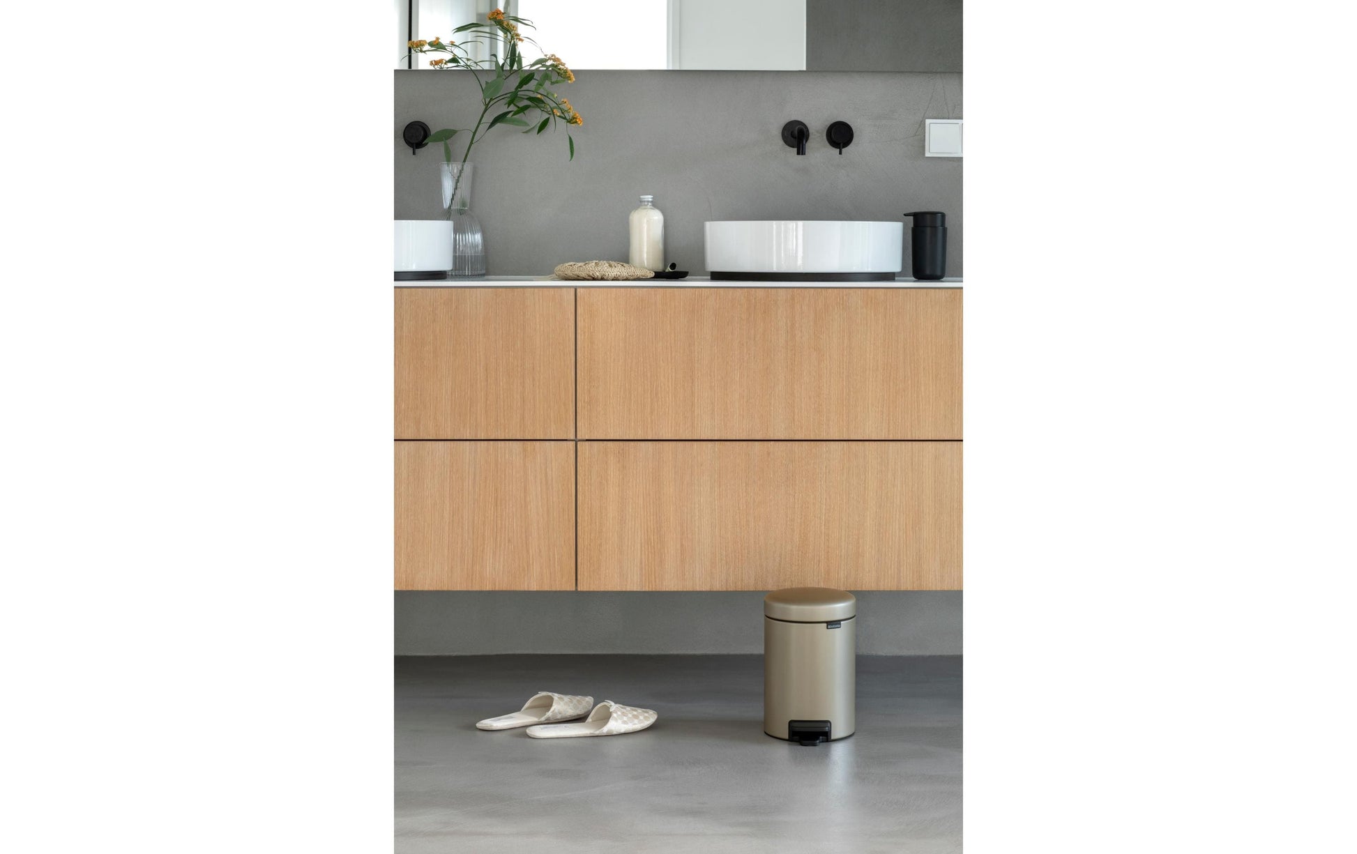 Brabantia NewIcon Treteimer – 3 l – Edelstahl, rund – Champagner – Soft-Close