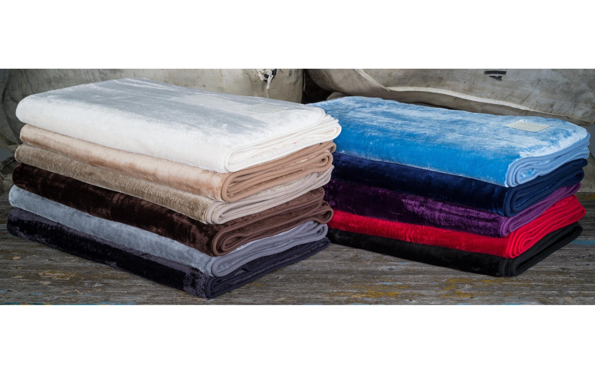 Eskimo Wohndecke Cashmina – 150 × 200 cm, Micro-Polyester, Taupe