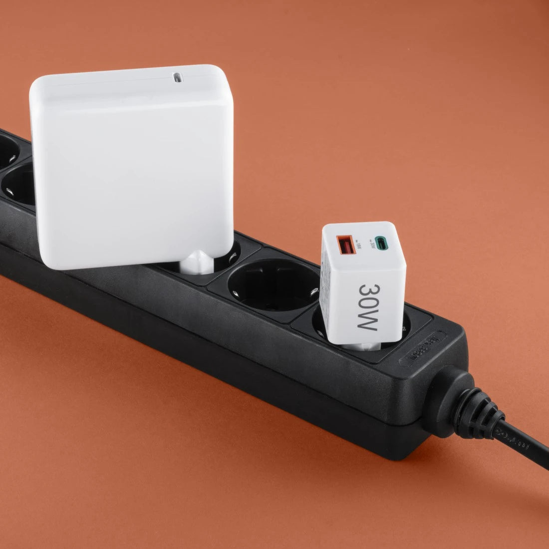 Hama 00201992 USB-Ladegerät 30 W – USB-C×1, USB-A×1 – PD 3.0, QC 3.0 – Weiss