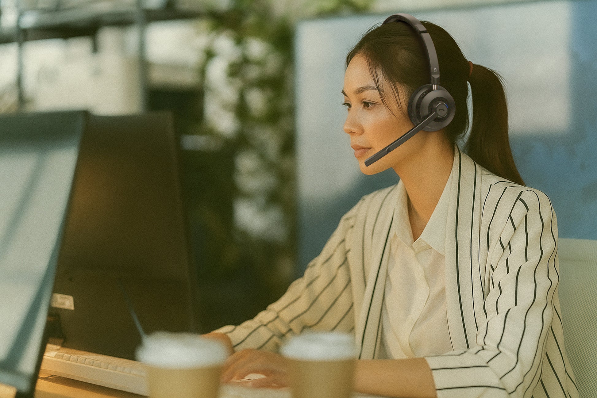 Creative Labs Creative Chat Office-Headset – On-Ear, Stereo, ANC, mit USB-A-Dongle, Schwarz