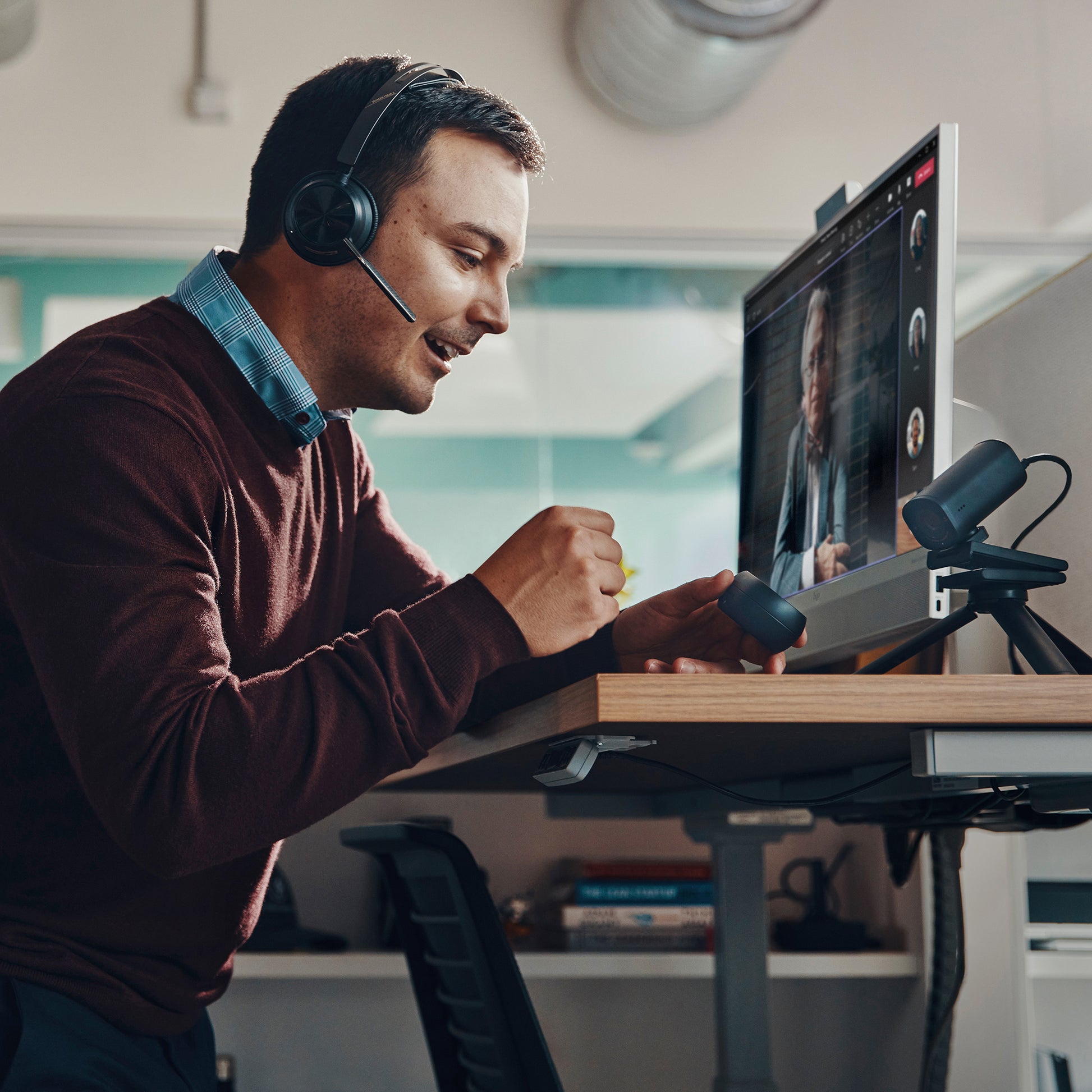 Poly Voyager Focus 2 – Headset – USB-C, inkl. USB-A Adapter