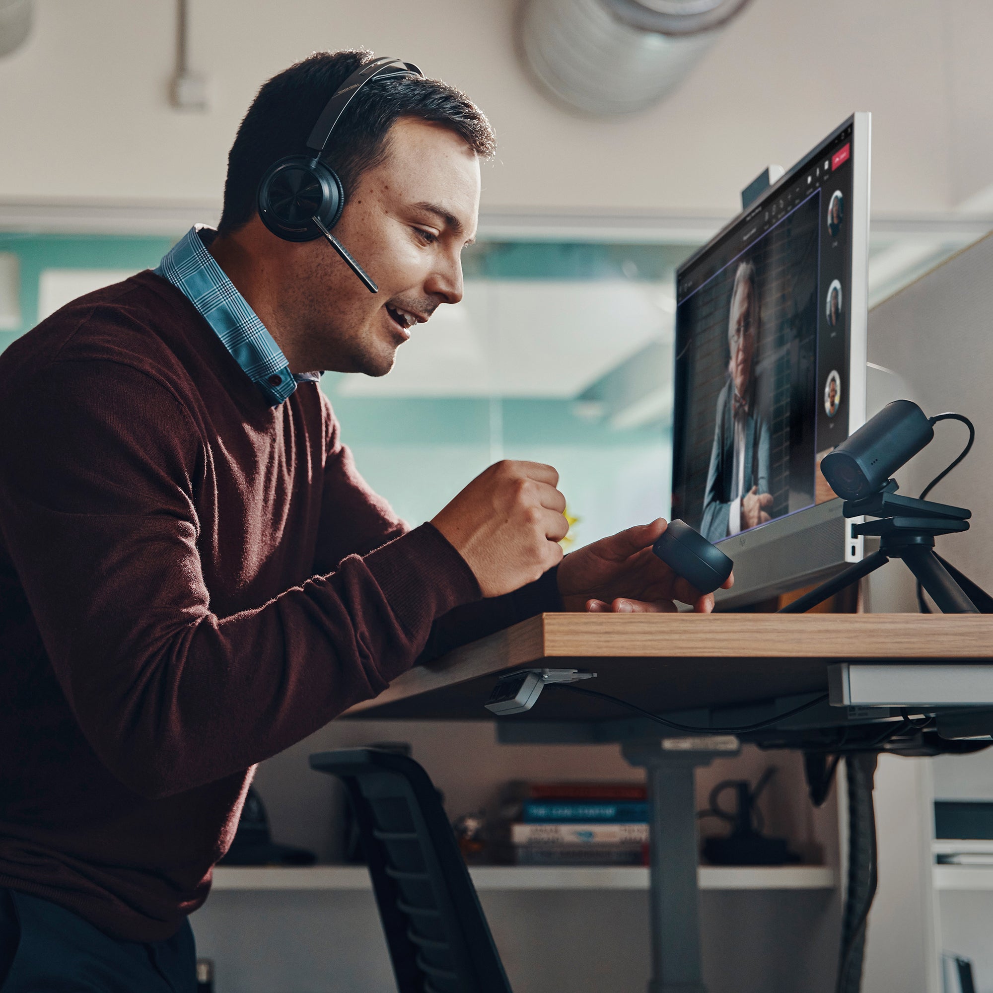 Poly Voyager Focus 2 – Headset – USB-C, inkl. USB-A Adapter