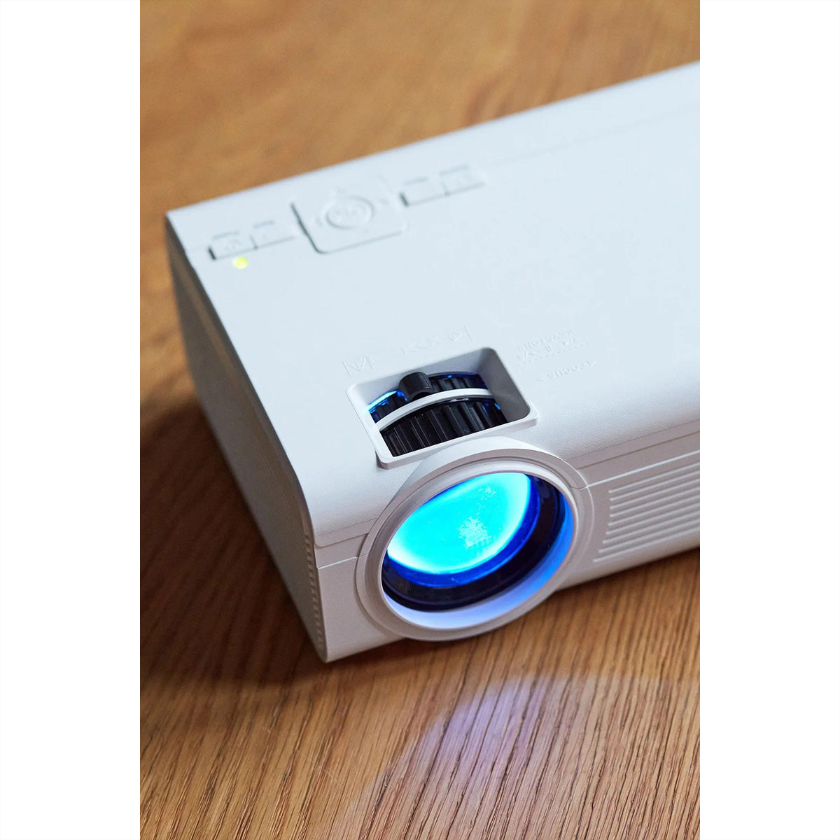 Lenco LPJ-280WH – Standard LCD LED, 800×480, 2800 ANSI Lumen