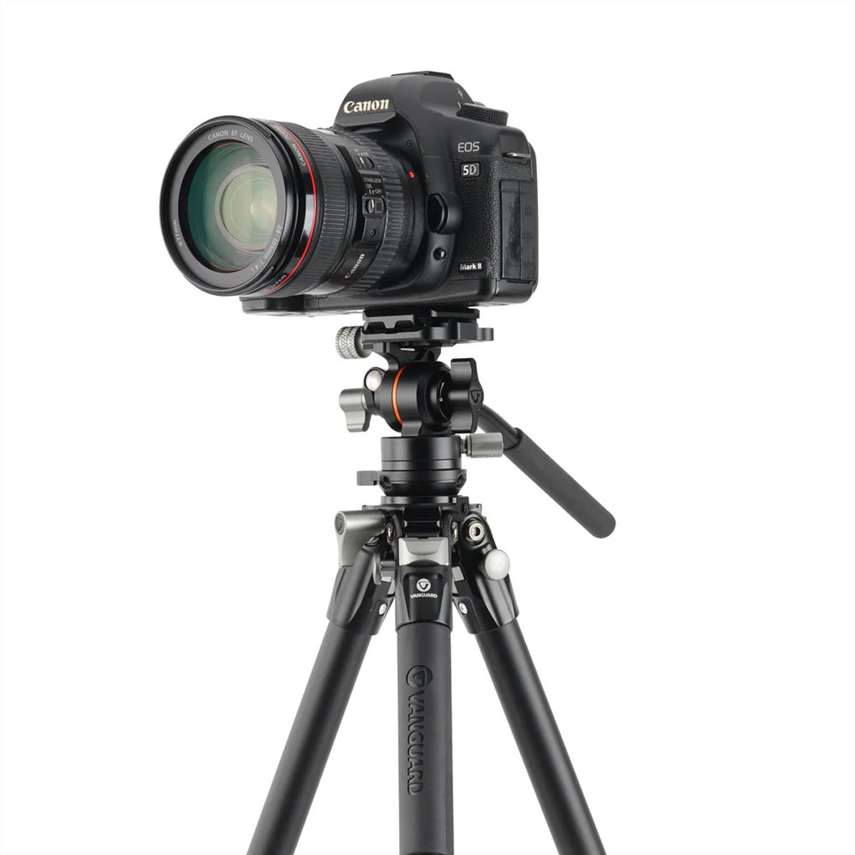 Vanguard ALTA PRO 3VLT 235CV12 Stativ – bis 147,9 cm – Traglast 6 kg – Carbon – Silberfarben