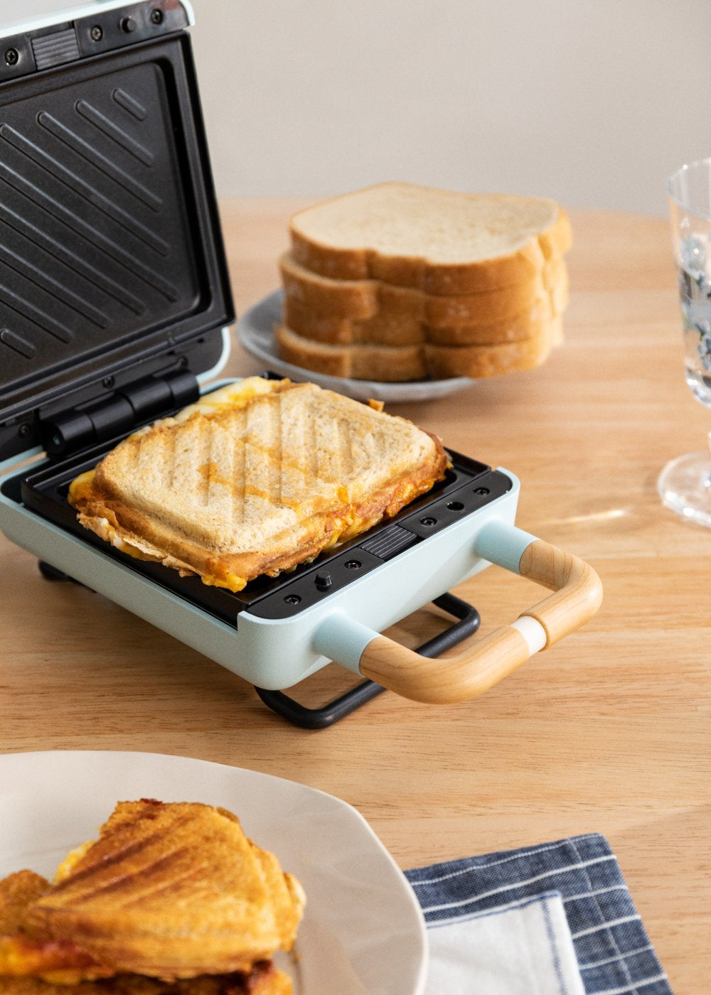 CREATE Ersatzteller 213864 – Eckig, Metall, Teflonbeschichtet – für Waffeleisen 2in1 Compact, 2 Stk., Schwarz