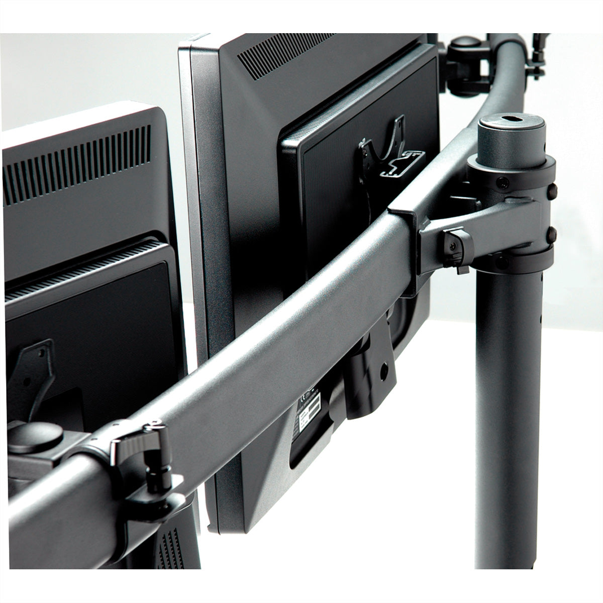 VALUE Monitorarm Tischhalterung – 3 Monitore – VESA 75×75/100×100 mm – bis 8 kg/Monitor – neigbar – Schwarz