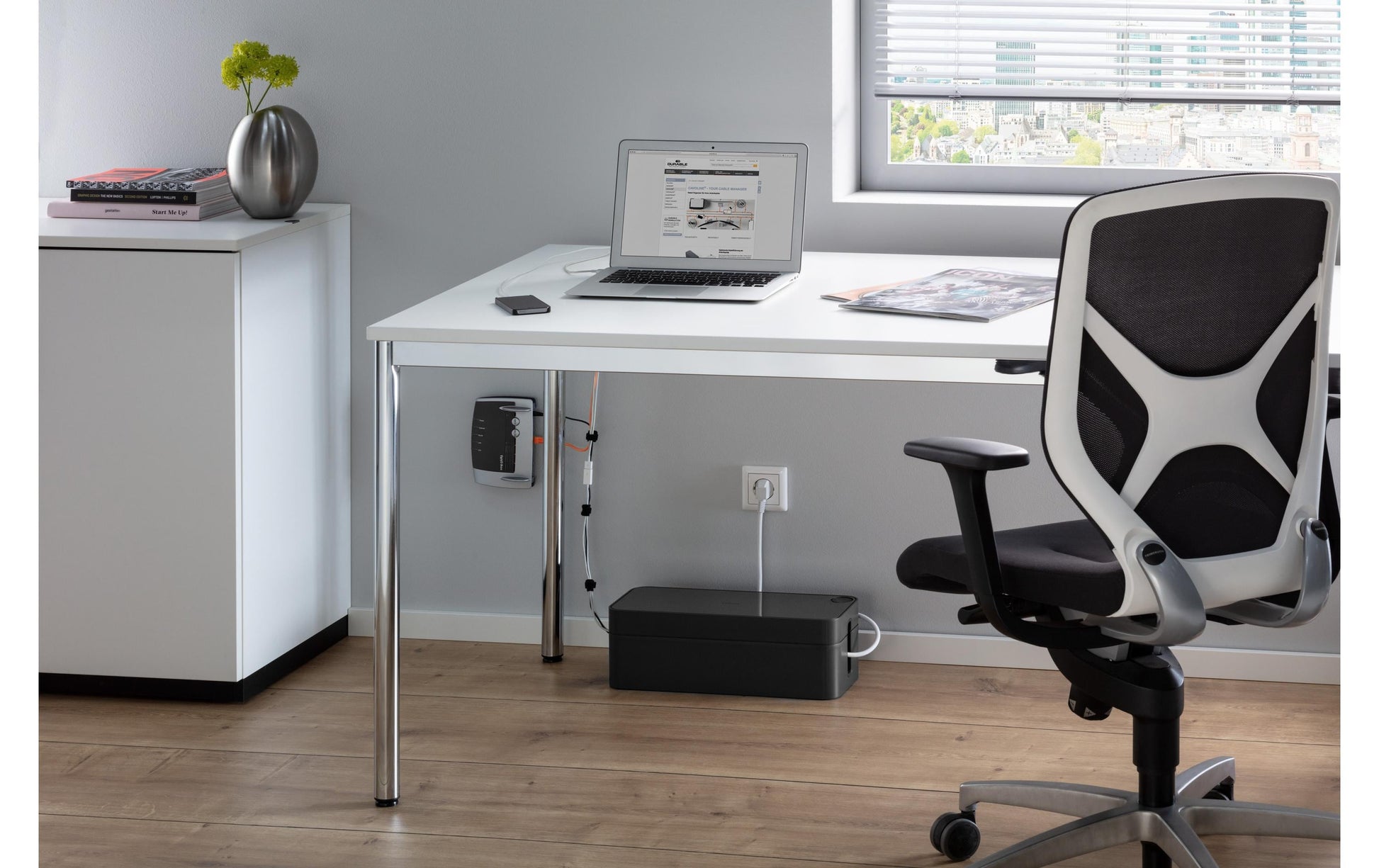 Durable Kabelbox Box L – 406 × 156 mm, Kunststoff, Grau, für 5-fach-Steckdosenleiste