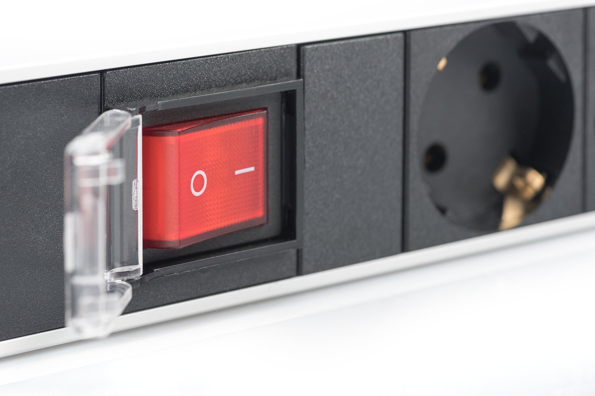 Digitus Steckdosenleiste, 7× Schuko (Typ F), mit Schalter, 2 m