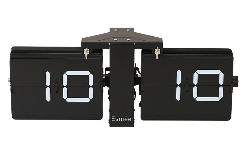 Esmée Wanduhr – 36 × 8,5 × 13,9 cm, Schwarz, Metall, Lautlos