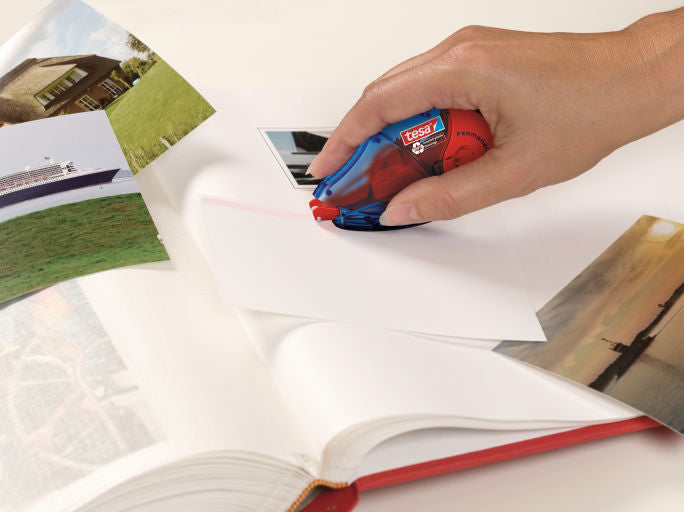TESA ecoLogo Kleberoller – Roller, extra stark, transparent, lösemittelfrei, nachfüllbar, für Basteln