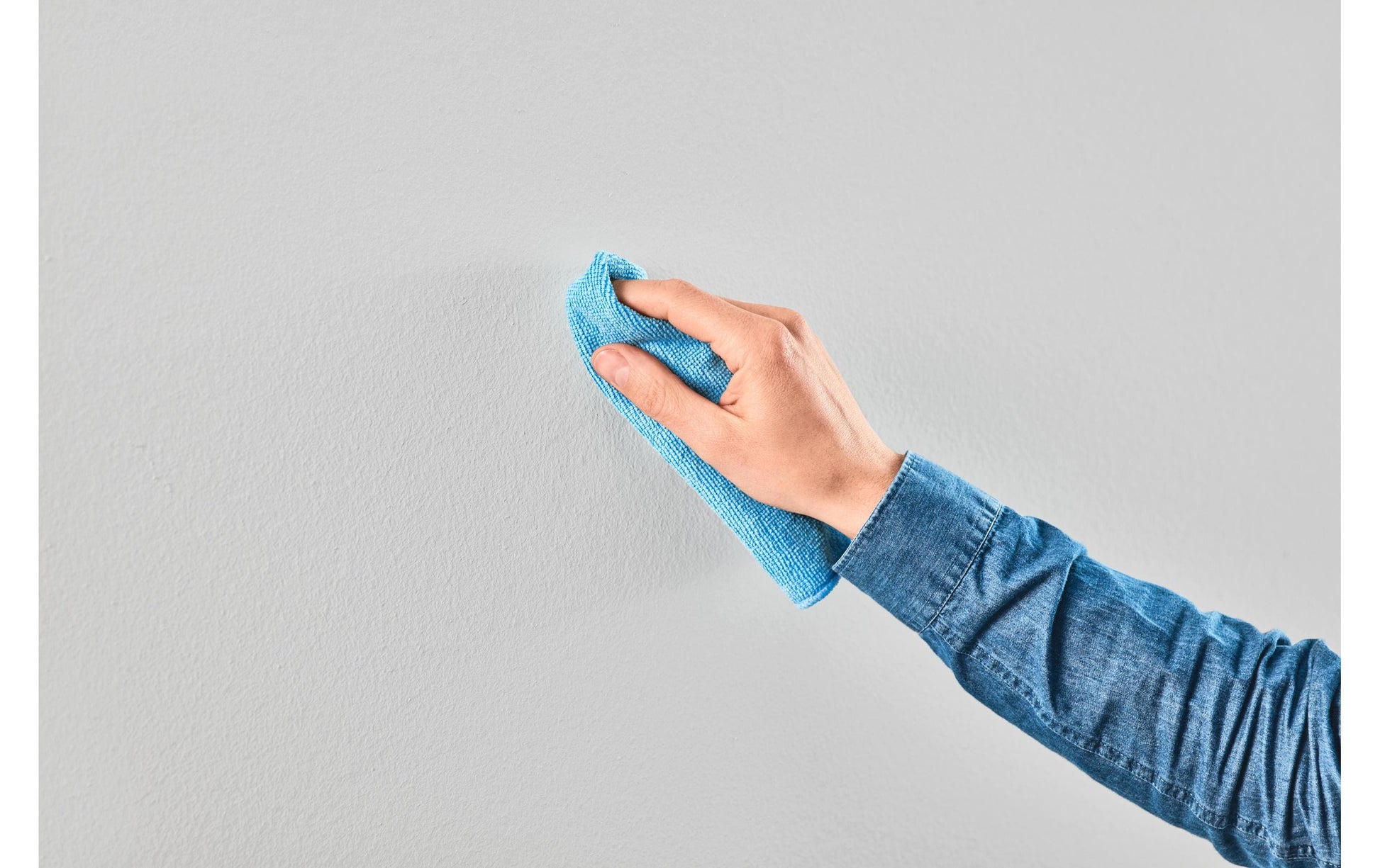 TESA Haken – weiss – selbstklebend – für Tapete und Putz – 0,5 kg – 2 Stück