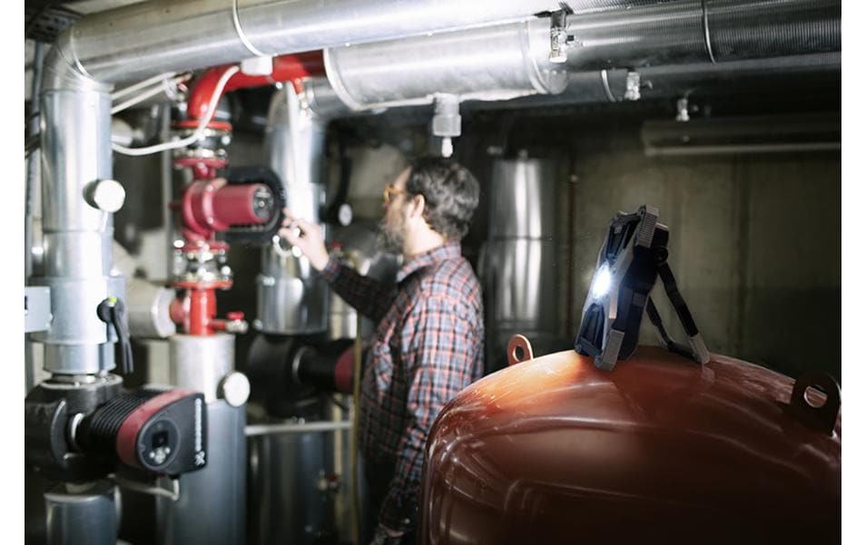 Brennenstuhl Arbeitsstrahler – Akkubetrieb – Bluetooth – mit Lautsprecher, dimmbar – Schwarz – Metall