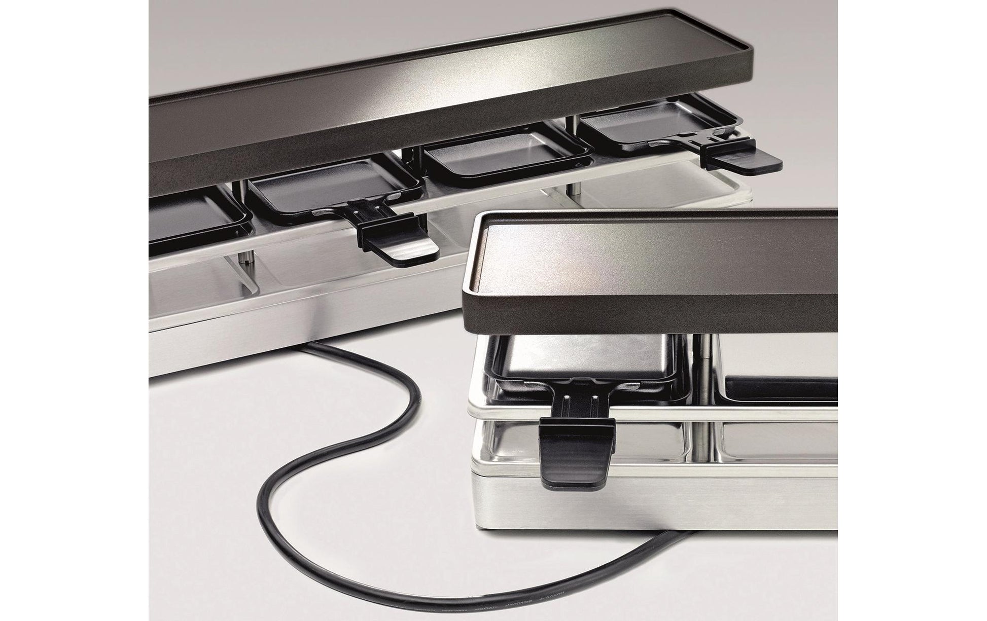 Koenig Raclette-Grill B02243 – 8 Personen, 8 Pfännchen, 795 W – schwarz/edelstahl