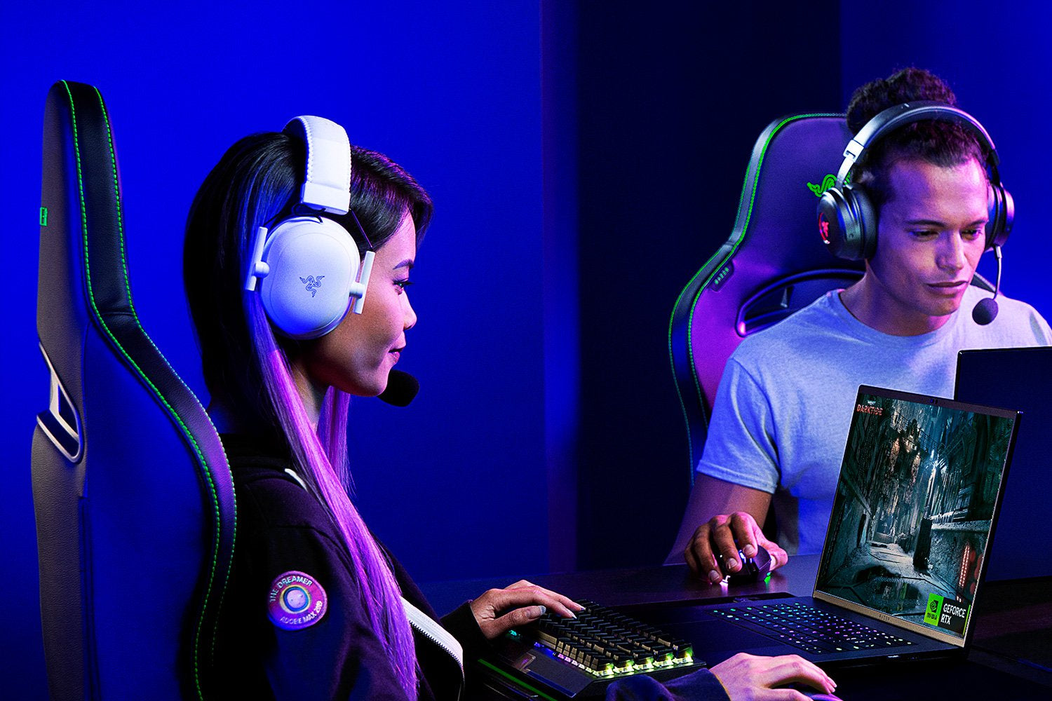 Razer Blackshark V2 Pro – Gaming-Headset – Bluetooth, Surround, abnehmbares Mikrofon – Weiss, für PS4 – bis 70 h