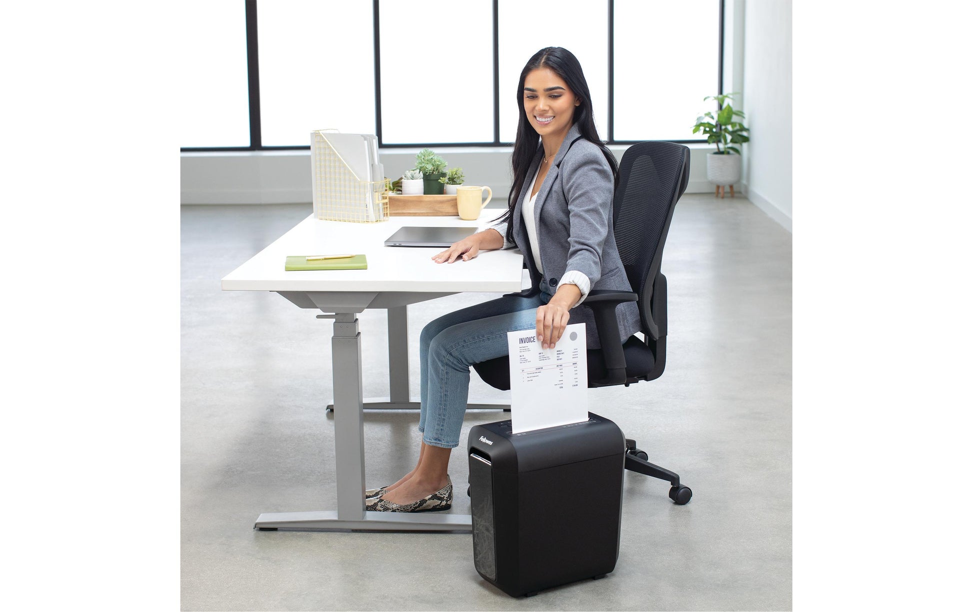 Fellowes Powershred LX65 – Aktenvernichter, DIN P-4, Partikelschnitt 4 × 40 mm, 10 Blatt, 22 l