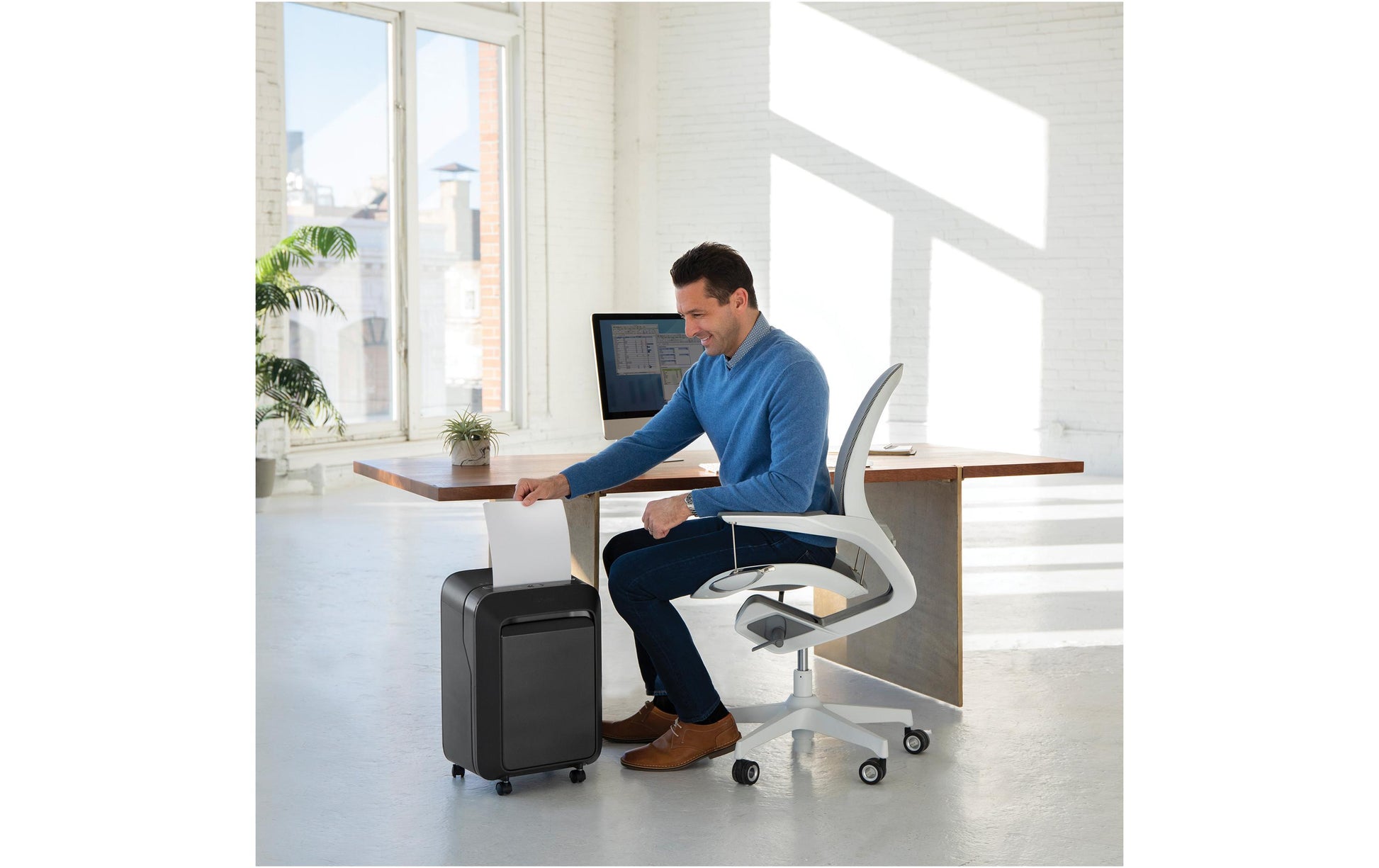 Fellowes LX210 – Aktenvernichter, DIN P-4, Mikroschnitt 4 × 12 mm, 16 Blatt, 23 l