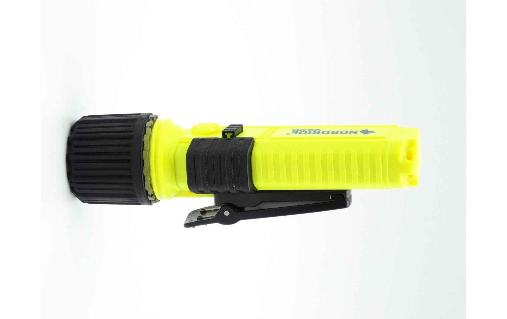 NORDRIDE Taschenlampe 5050 Atex – 180 lm, 117 m, IP68, dimmbar, 4× AA – Schwarz