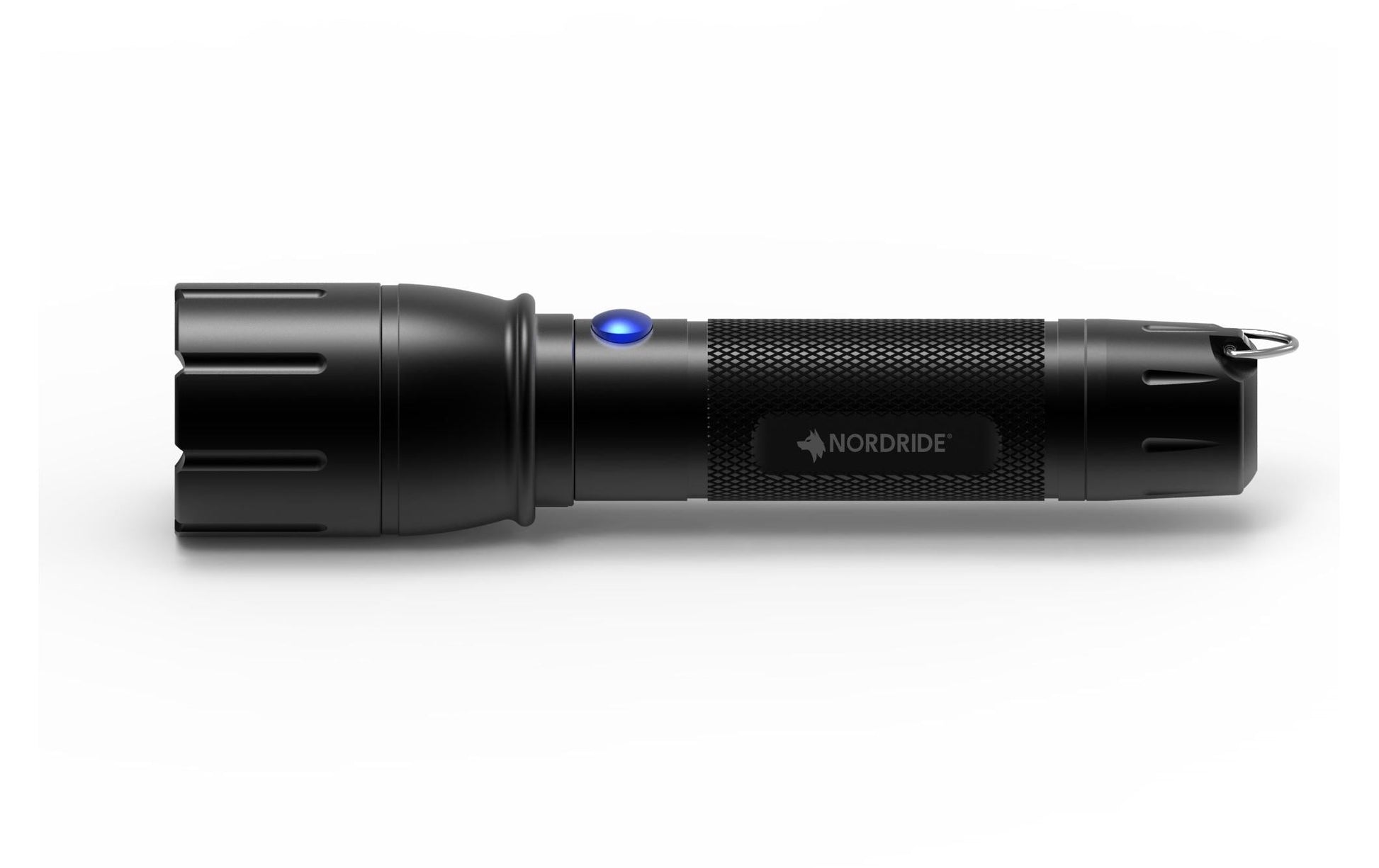 NORDRIDE Taschenlampe PRO R – 1300 lm, 280 m, IP65, USB, Akku, 6 Modi – Schwarz