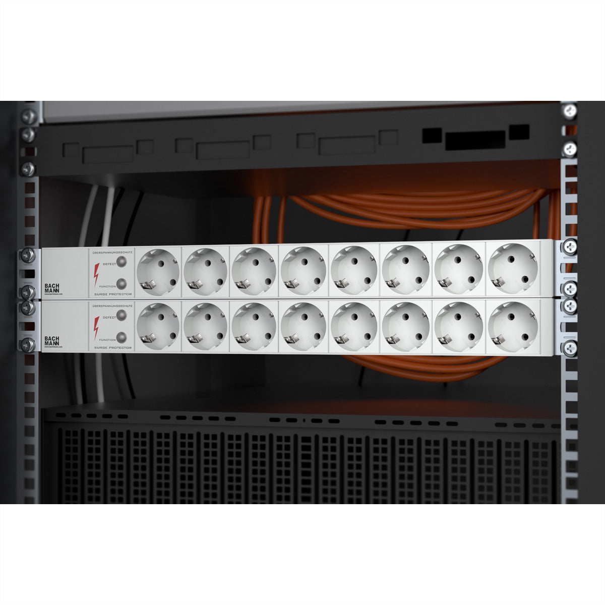 Bachmann Rack-PDU 19" 1U, einphasig 3,6 kW, 8×T13, Eingang Schutzkontaktwinkelstecker, 2 m – grau