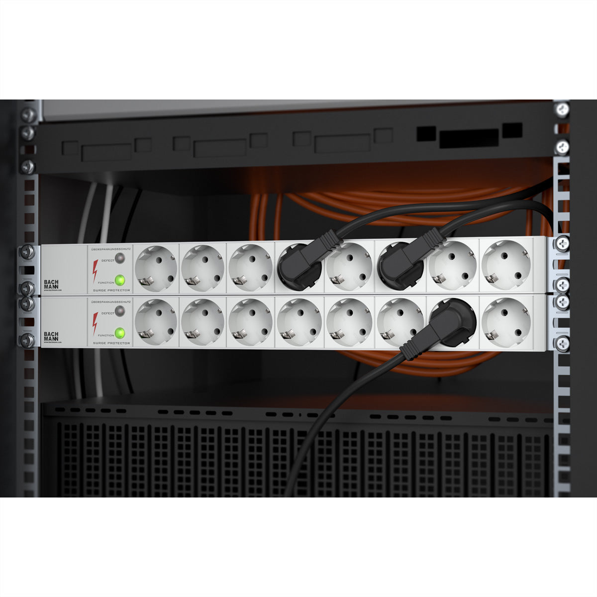 Bachmann Rack-PDU 19" 1U, einphasig 3,6 kW, 8×T13, Eingang Schutzkontaktwinkelstecker, 2 m – grau