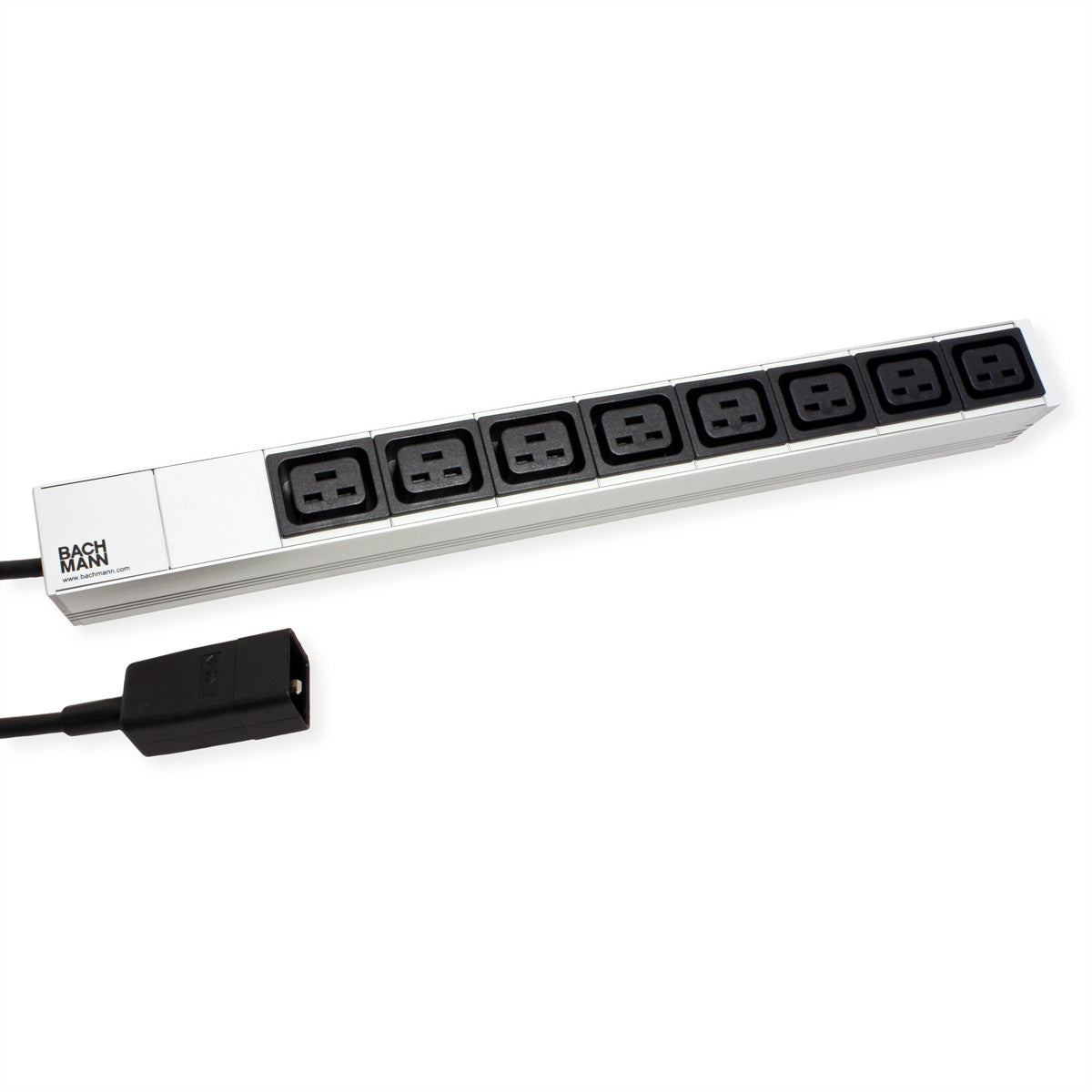 Bachmann 19" Kaltgerätesteckdosenleiste 3600 W – 1U Rackmount, IEC C20 Eingang – C19×8, 2 m Kabel – Aluminium