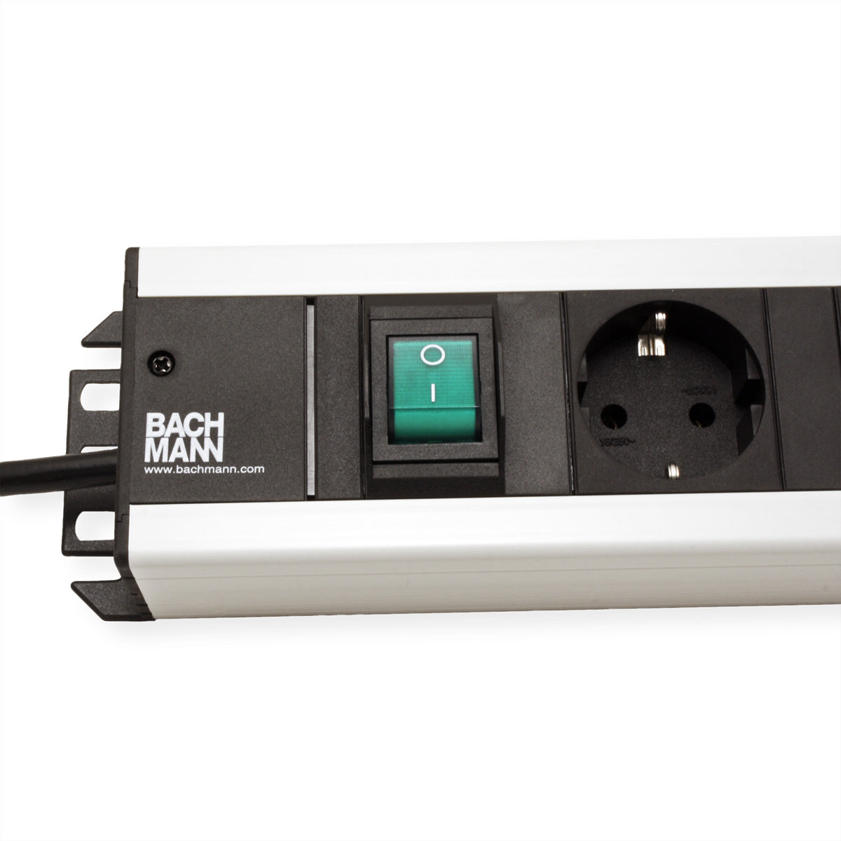 Bachmann Steckdosenleiste – 6×Schuko (Typ E/F), 2 m, Schalter, 19" Rack-montierbar, IP20