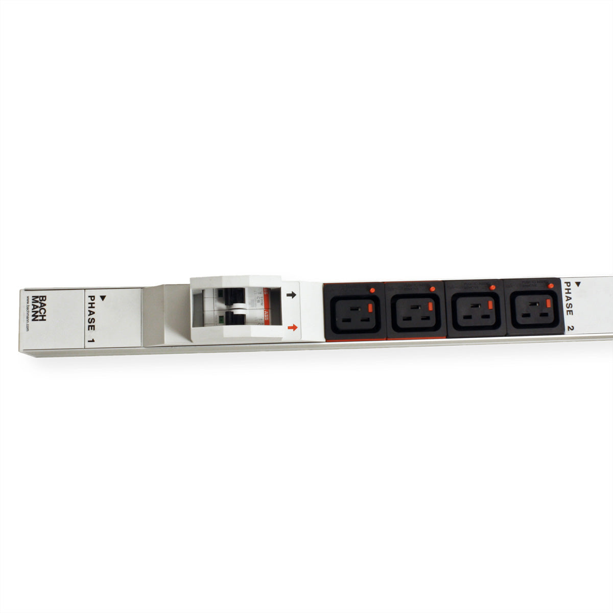 Bachmann Rack-PDU – Standard, 3-phasig, Vertikal 1U, 32 A 400 V, 24×C13 + 3×C19, CEE 5-polig (rot), 3 m
