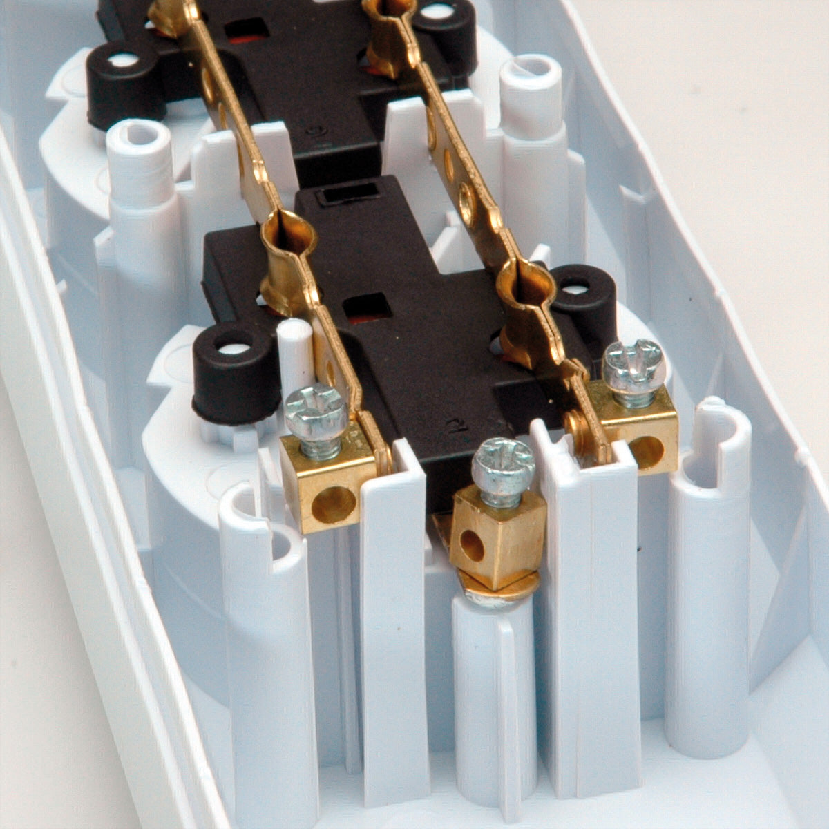 Bachmann SMART Steckdosenleiste – 6× Typ F, ohne Schalter, weiss, ohne Zuleitung