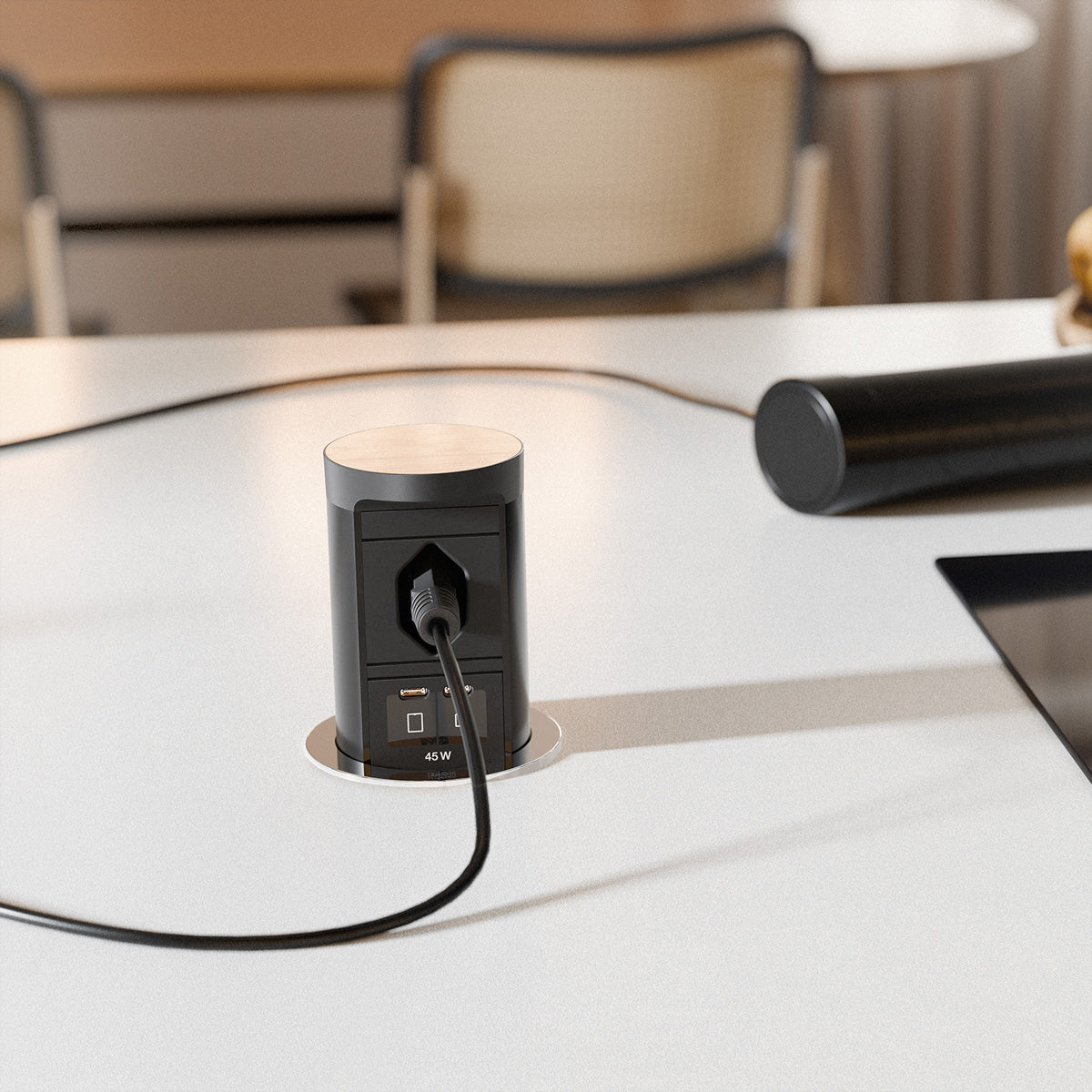 Bachmann ELEVATOR2 – Einbau-Anschlussfeld, 1× T13, 2× USB (1× USB-C 45 W), 2 m, Stecker Typ-J, IP44