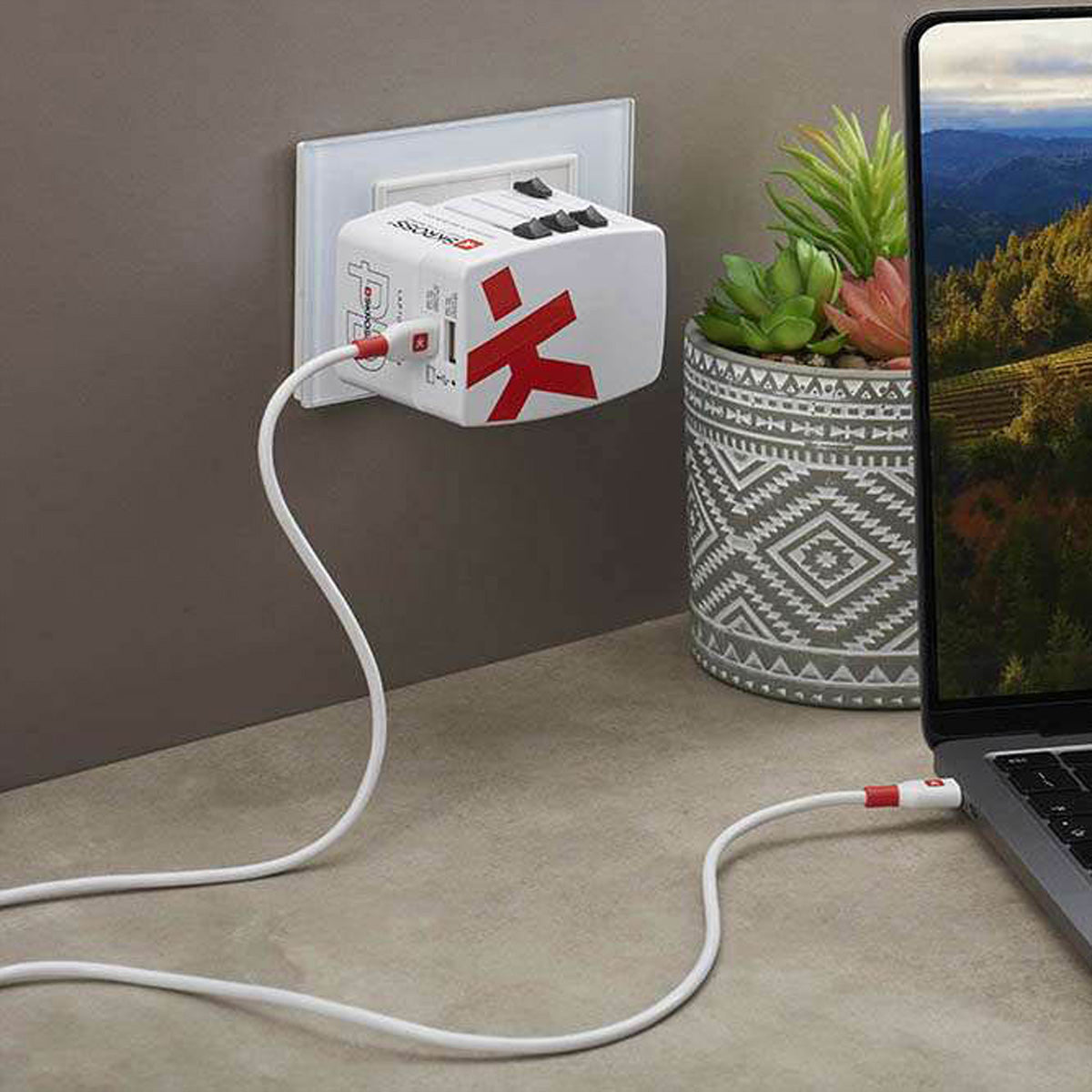 Skross Reiseadapter – von USB-C zu Typ I (AUS/CN) – 52,5 W, 2× USB – weiss