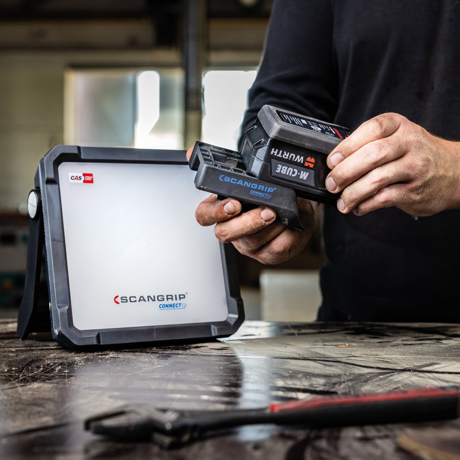 SCANGRIP Arbeitsleuchte Vega 2 Connect – 2000 lm, 100°, CAS Akku, IP54, dimmbar