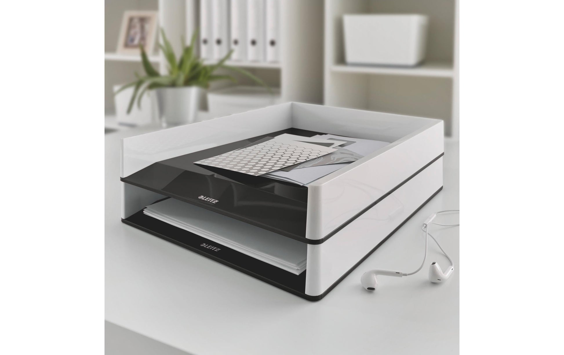 Leitz WOW Duo Colour – Briefkorb für A4, Polystyrol (PS), Schwarz/Weiss, Hochglänzend, 267 × 49 × 336 mm