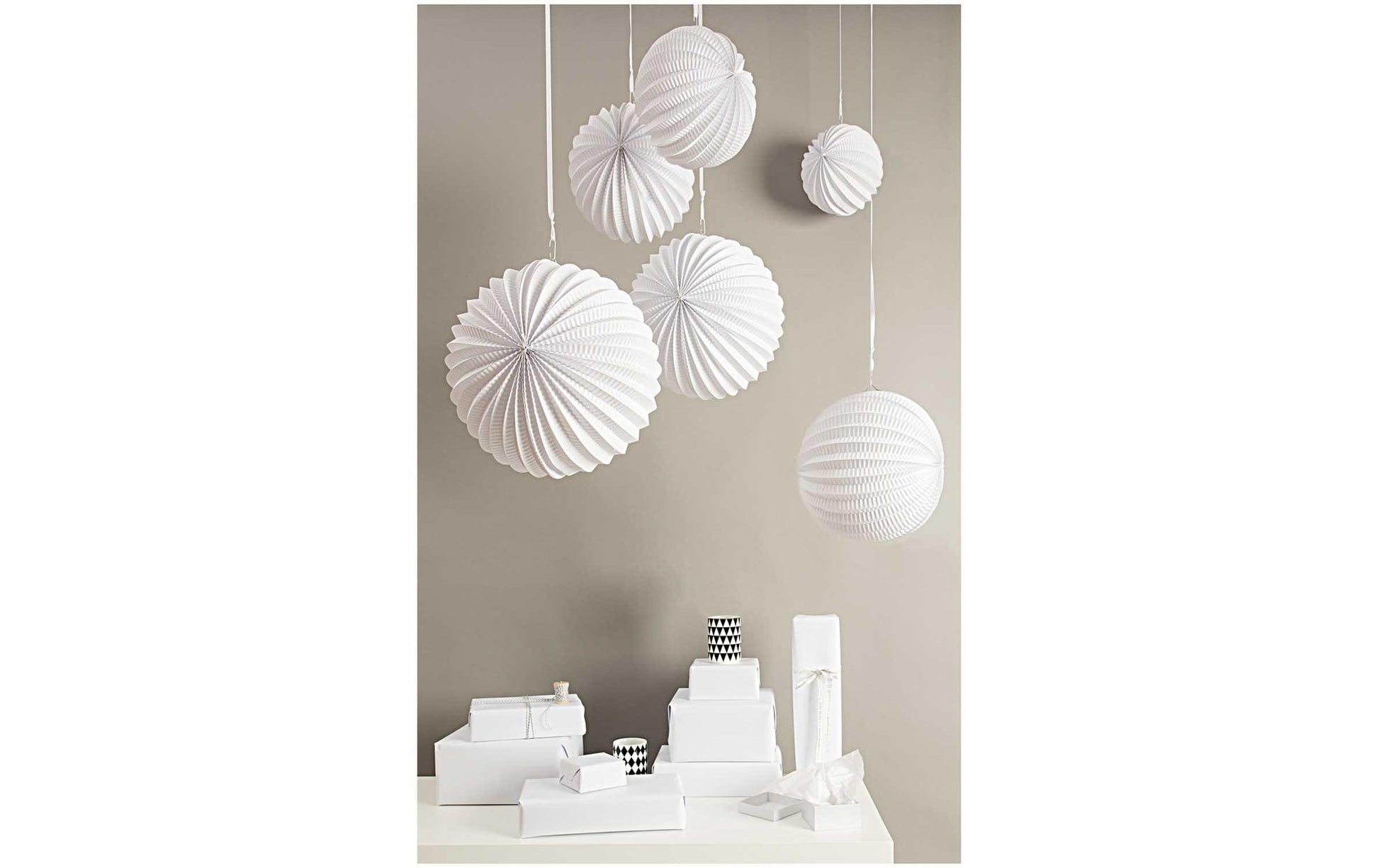 Rico Design Papierlampions – Weiss – Ø 18,5/22,5/27 cm – Papier – 3 Stk