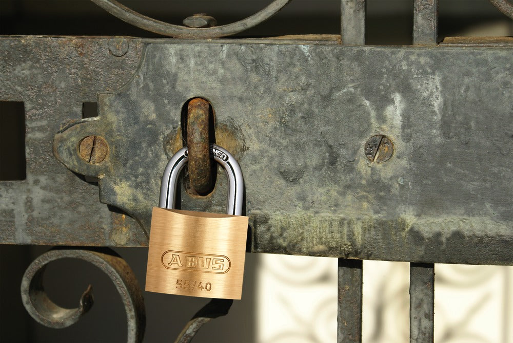 ABUS 55/60 Vorhangschloss – goldfarbig, 2 Steckschlösser