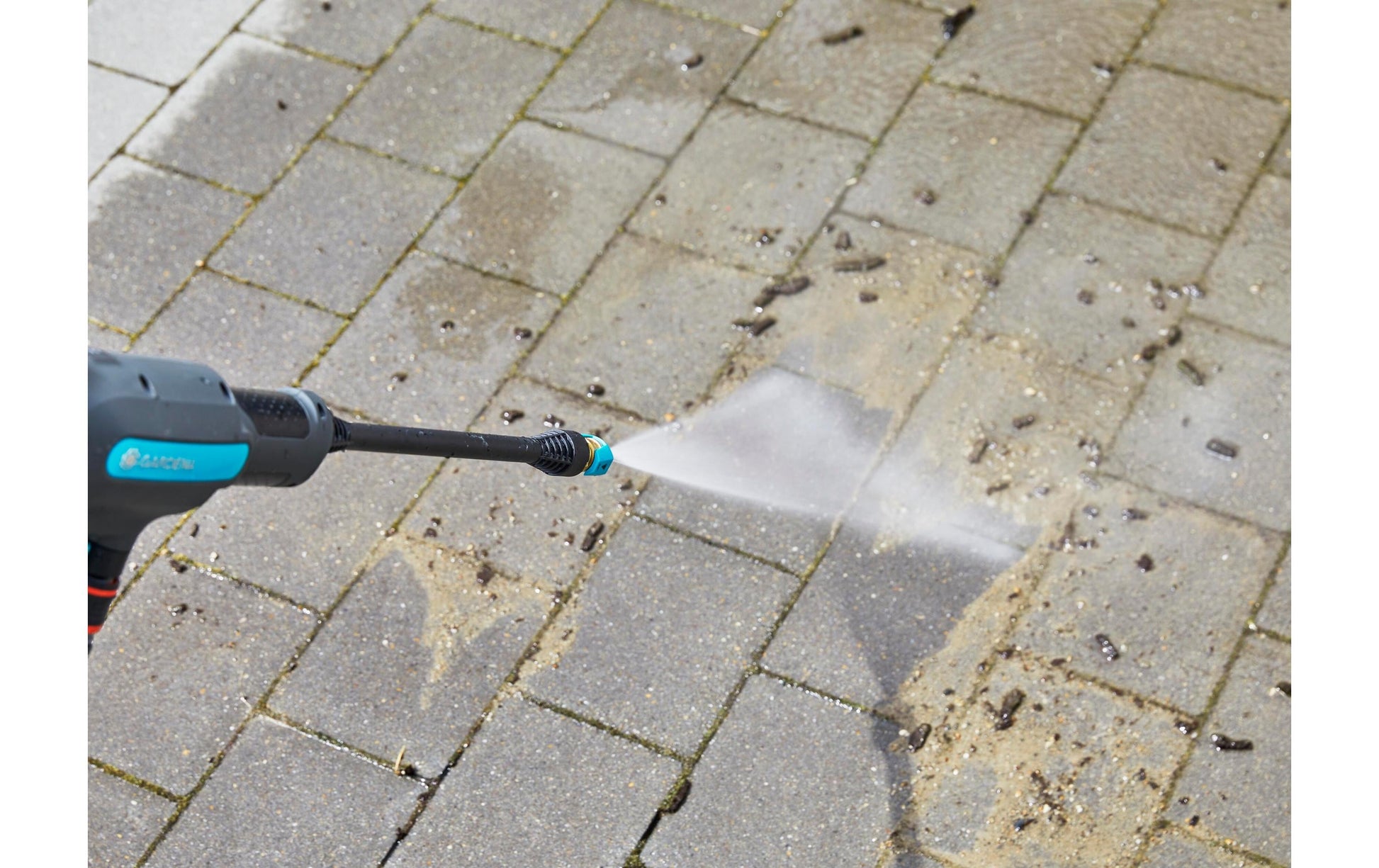 Gardena Reinigungsgerät AquaClean 24/18V P4A – 24 bar, 5 m Schlauch, Grau