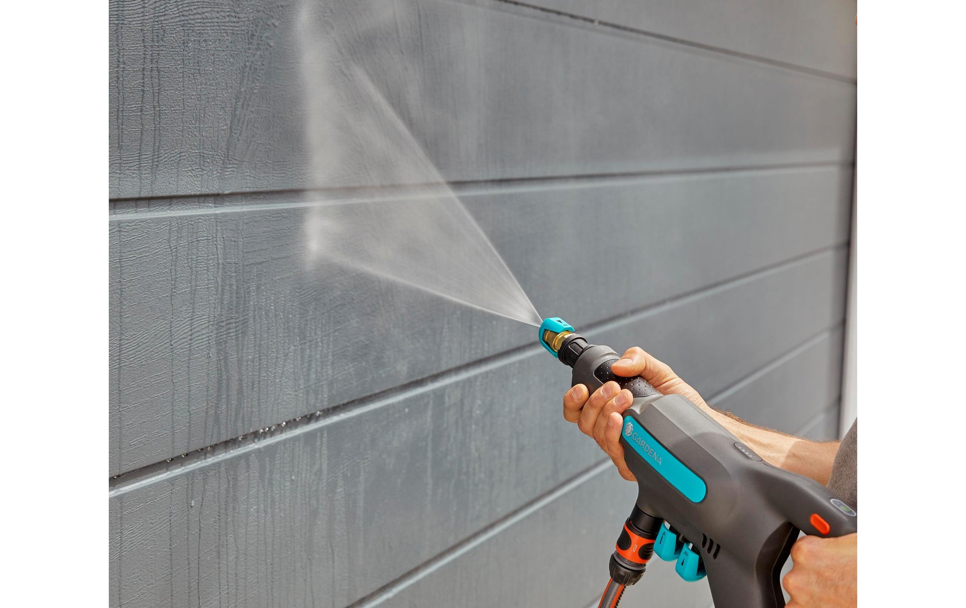 Gardena Reinigungsgerät AquaClean 24/18V P4A – 24 bar, 5 m Schlauch, Grau