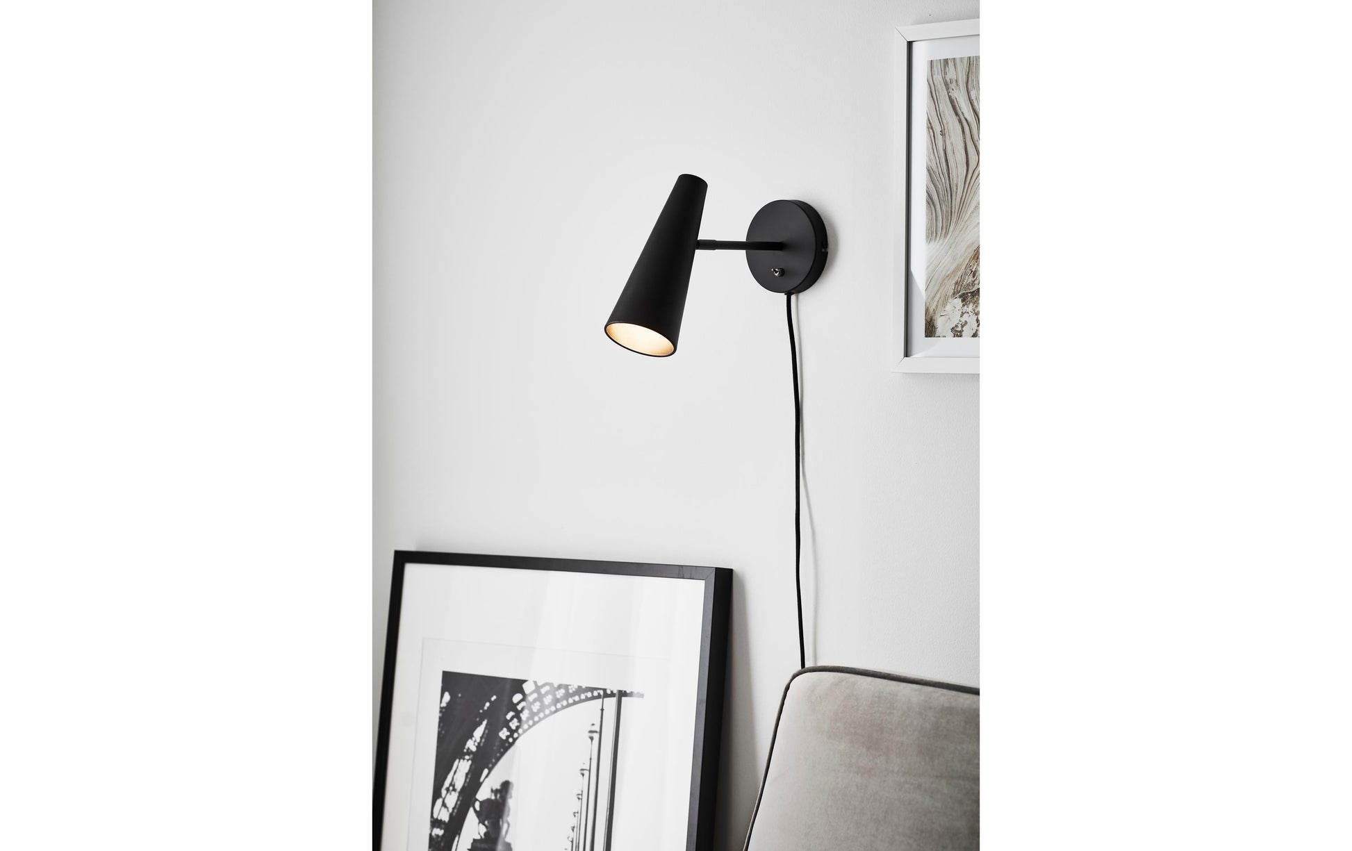 Markslöjd Wandleuchte Peak 1L – 12 × 28 × 22 cm, 40 W, schwarz, E14, exkl. Leuchtmittel, Ein/Aus-Schalter