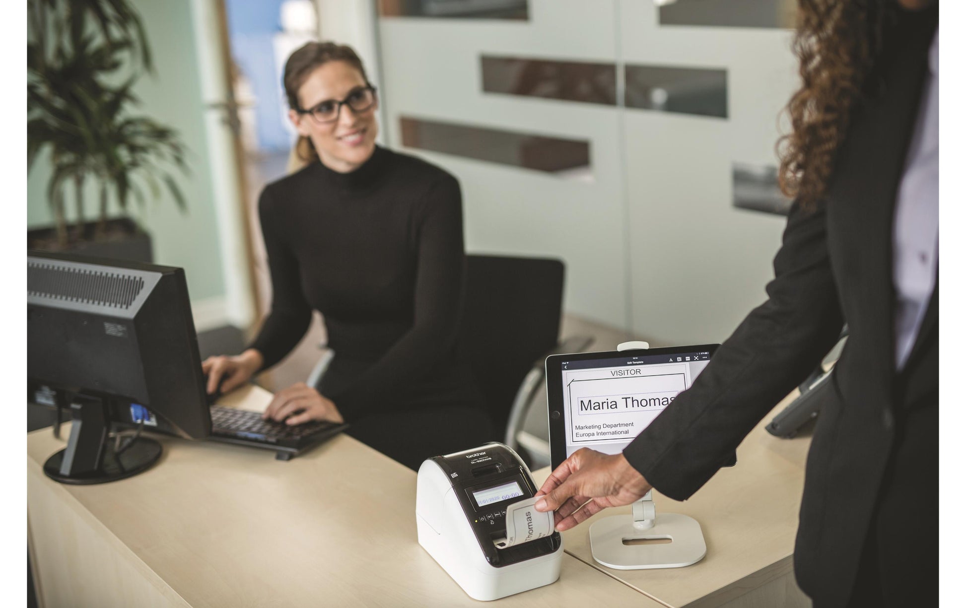 Brother DYMO LabelWriter QL-820NWB – Etikettendrucker, Thermodirekt, für DK-Rollen, WLAN, Bluetooth, 300 × 600 dpi