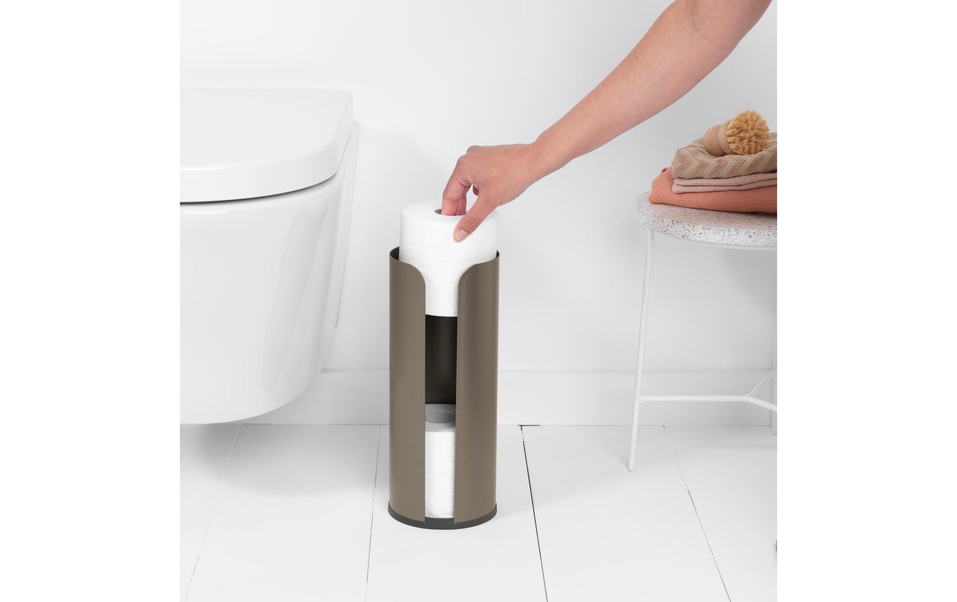 Brabantia ReNew – Toilettenpapierspender – Stahl, Grau, für 3 Rollen, 13,2 × 13,2 × 32,1 cm