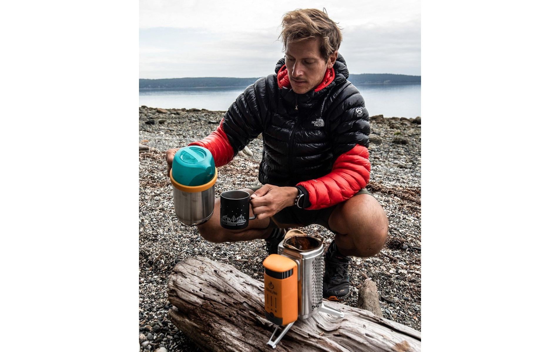 BioLite Campstove BNA0100 – Holzkohle, USB-Port, 935 g – Gelb/Edelstahl