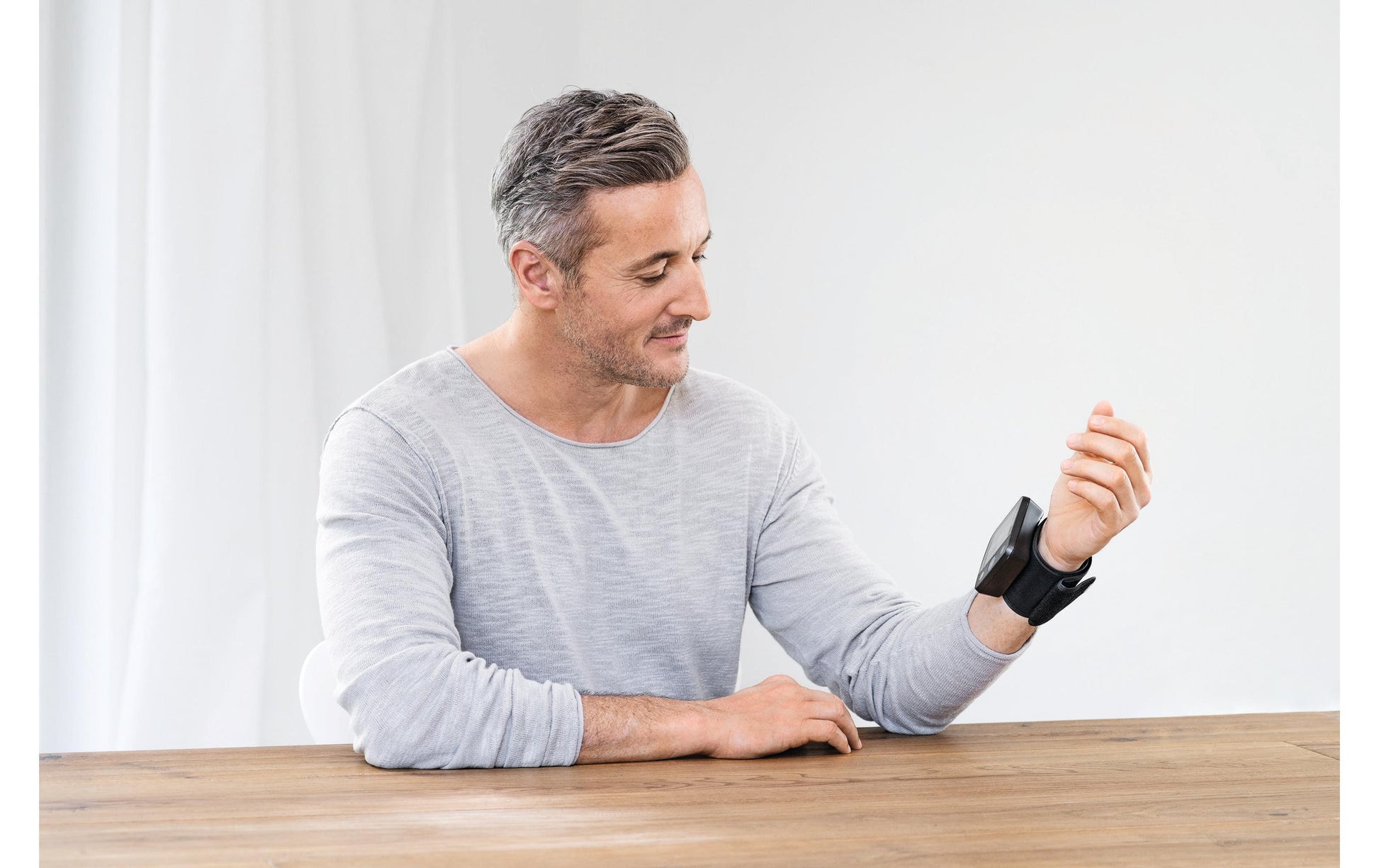 Beurer Blutdruckmessgerät Handgelenk BC 54 – mit Bluetooth, App-kompatibel – Umfang 13,5–21,5 cm