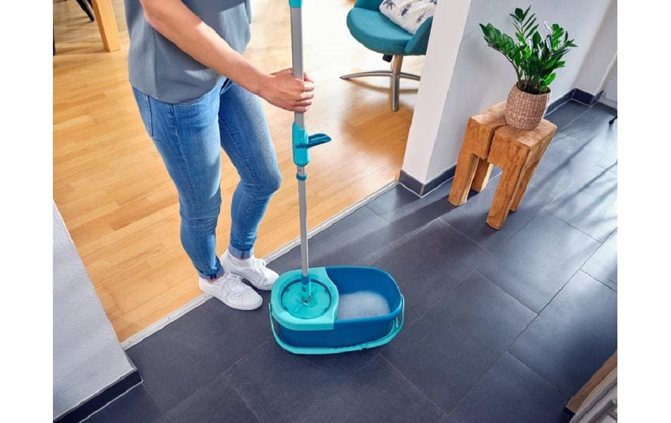 Leifheit Clean Twist Disc Mop – Wischmopp-Set – Wischbreite 30 cm, Teleskopstiel, Grün, 1 Stück