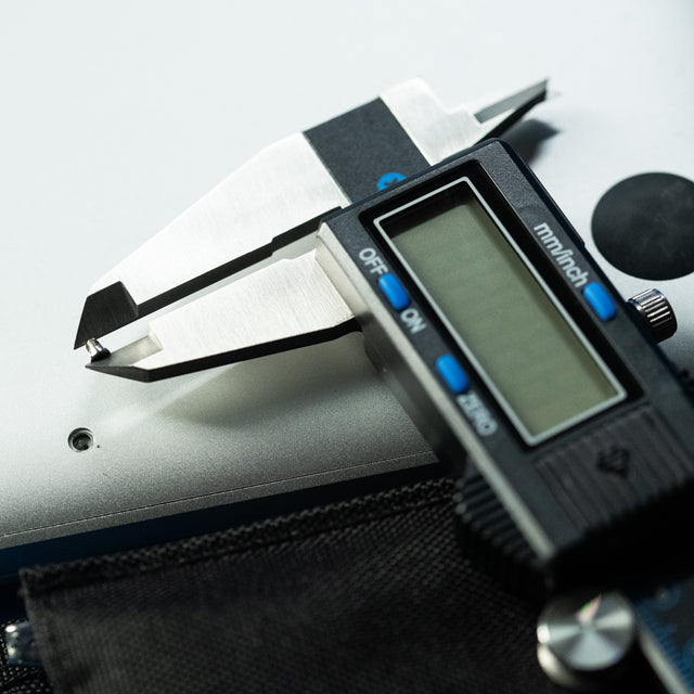 iFixit Schwarzer Digitaler Messschieber