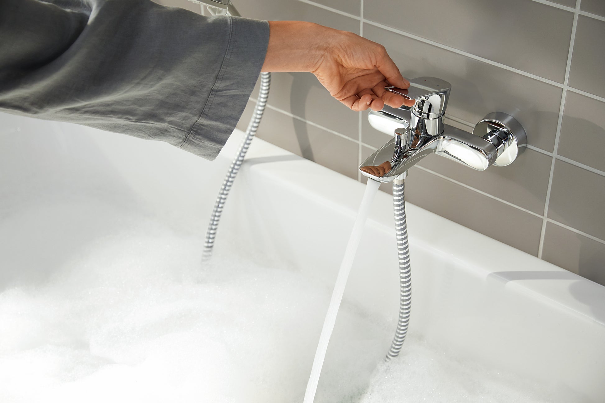 Hansgrohe Einhebel-Badebatterie (Aufputz) – 15,3 cm, Messing, Chrom