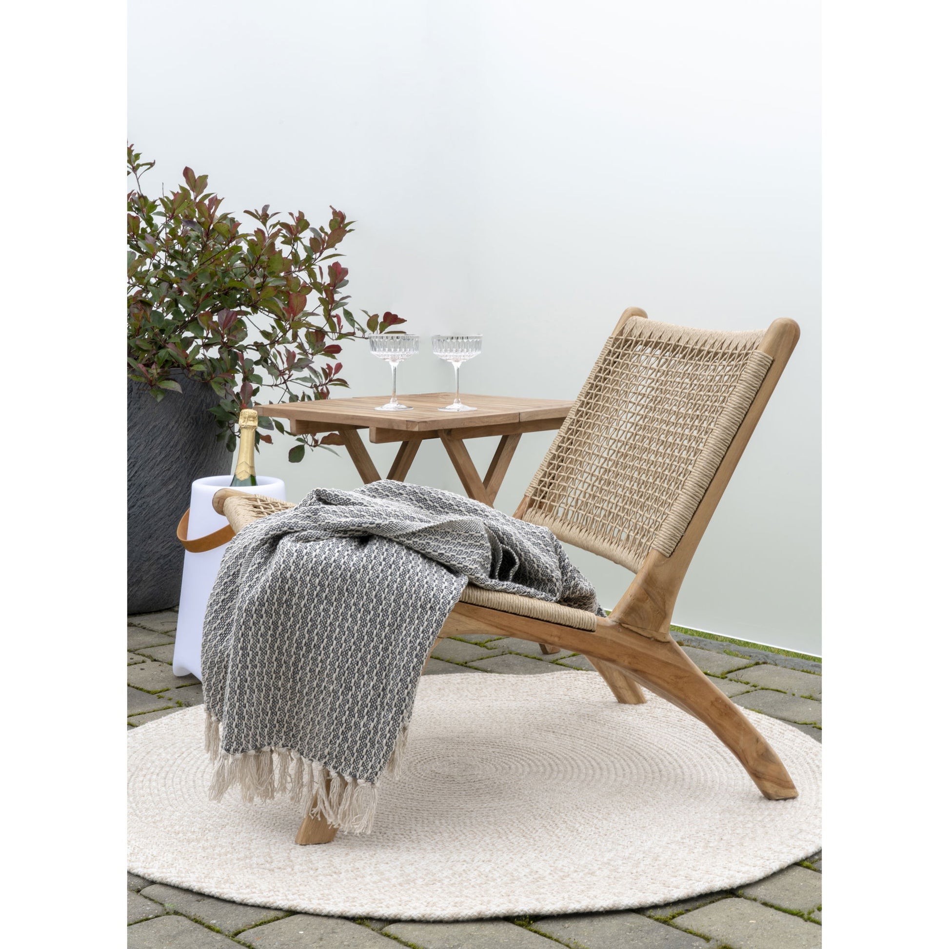 House Nordic Beistelltisch 7501001 – 50 × 50 × 50 cm, quadratisch – Teakholz – natur – faltbar