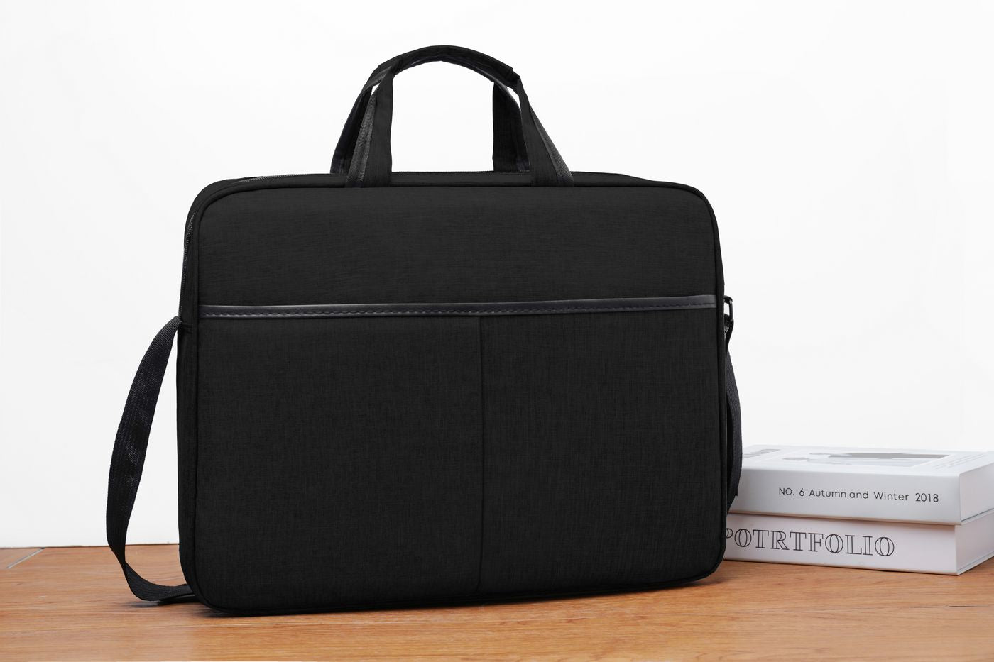 eSTUFF Notebook-Tasche für Notebooks bis 16" – Schultergurt, Trolley-Haltegurt – Schwarz