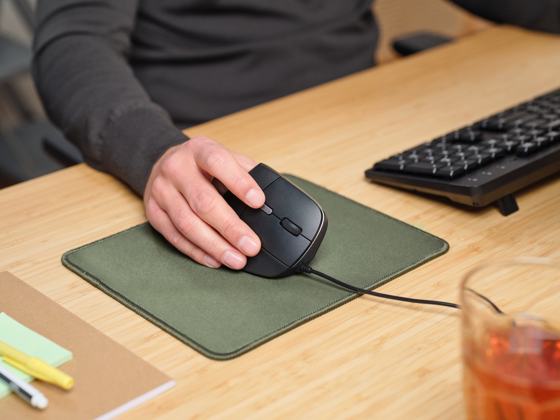 Trust Bayo II Ergonomisch – Vertikale Maus – Kabelgebunden (USB-A), Rechts, Schwarz