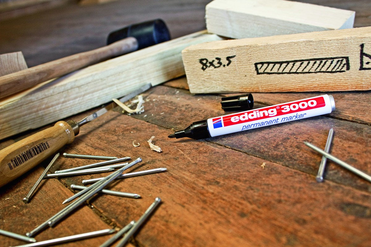 Edding 3000 Permanentmarker – Rundspitze 1,5–3 mm – Mehrfarbig – 4er-Set – für Glas, Metall und Kunststoff