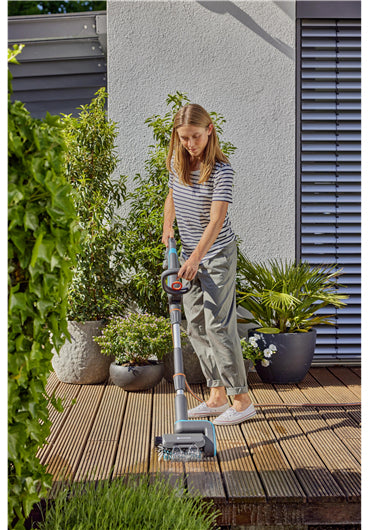 Gardena Terrassenreiniger AquaBrush – 136,4 cm, grün/grau