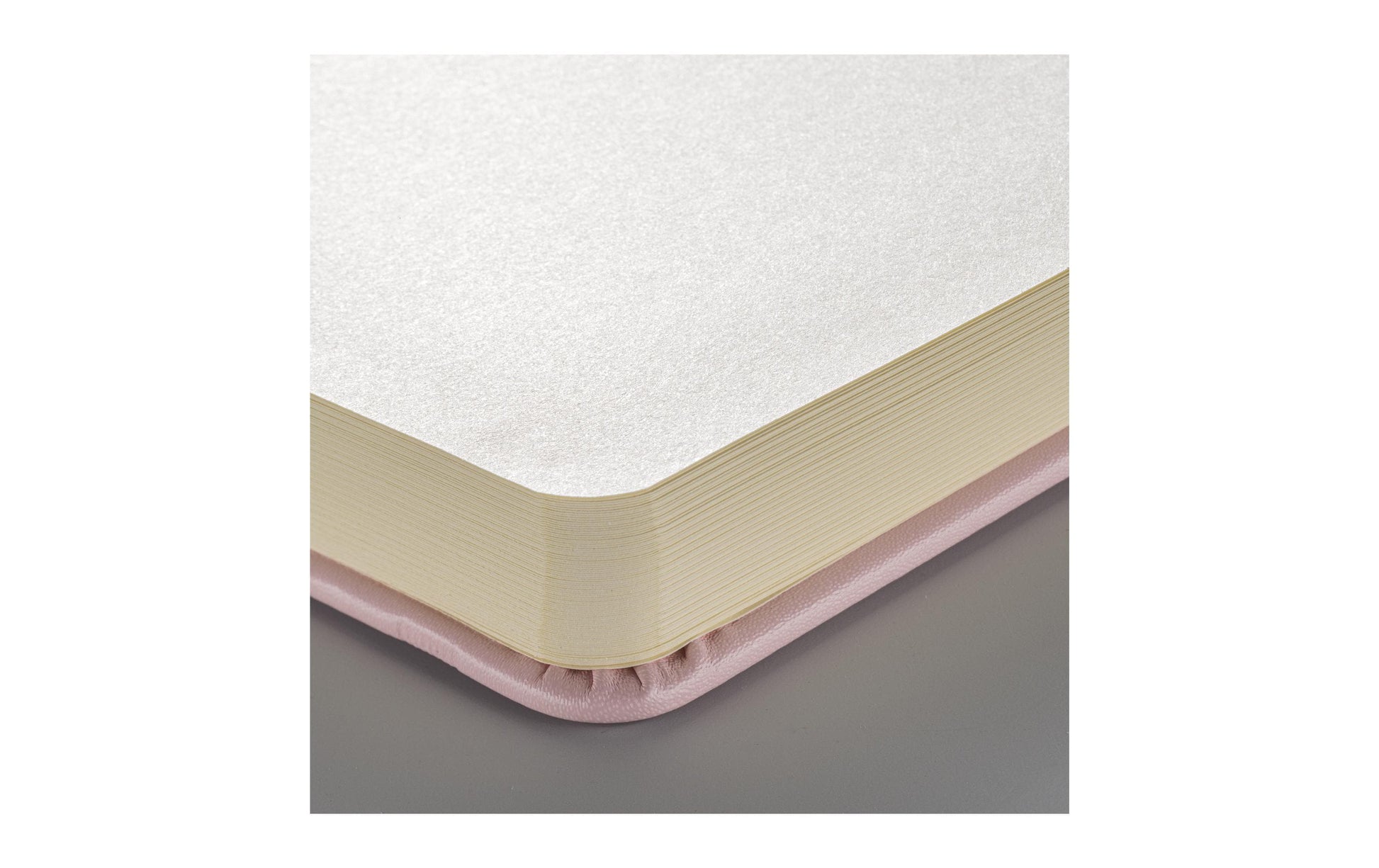 Talens Skizzenblock – 13 × 21 cm – 140 g/m² – 80 Blatt – cremefarbenes Papier, Pastellrosa, für Mixed Media